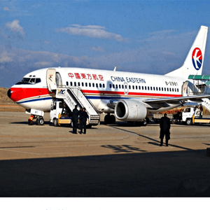 胶东航空运输航空快运业稳步发展的原因是什么？